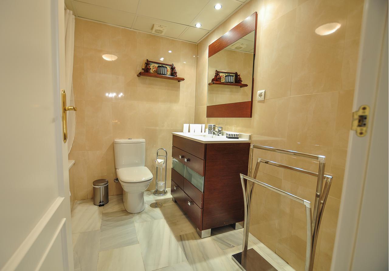 말라가 Acogedor Apartamento Junto A Calle Larios By Renthas 아파트 외부 사진