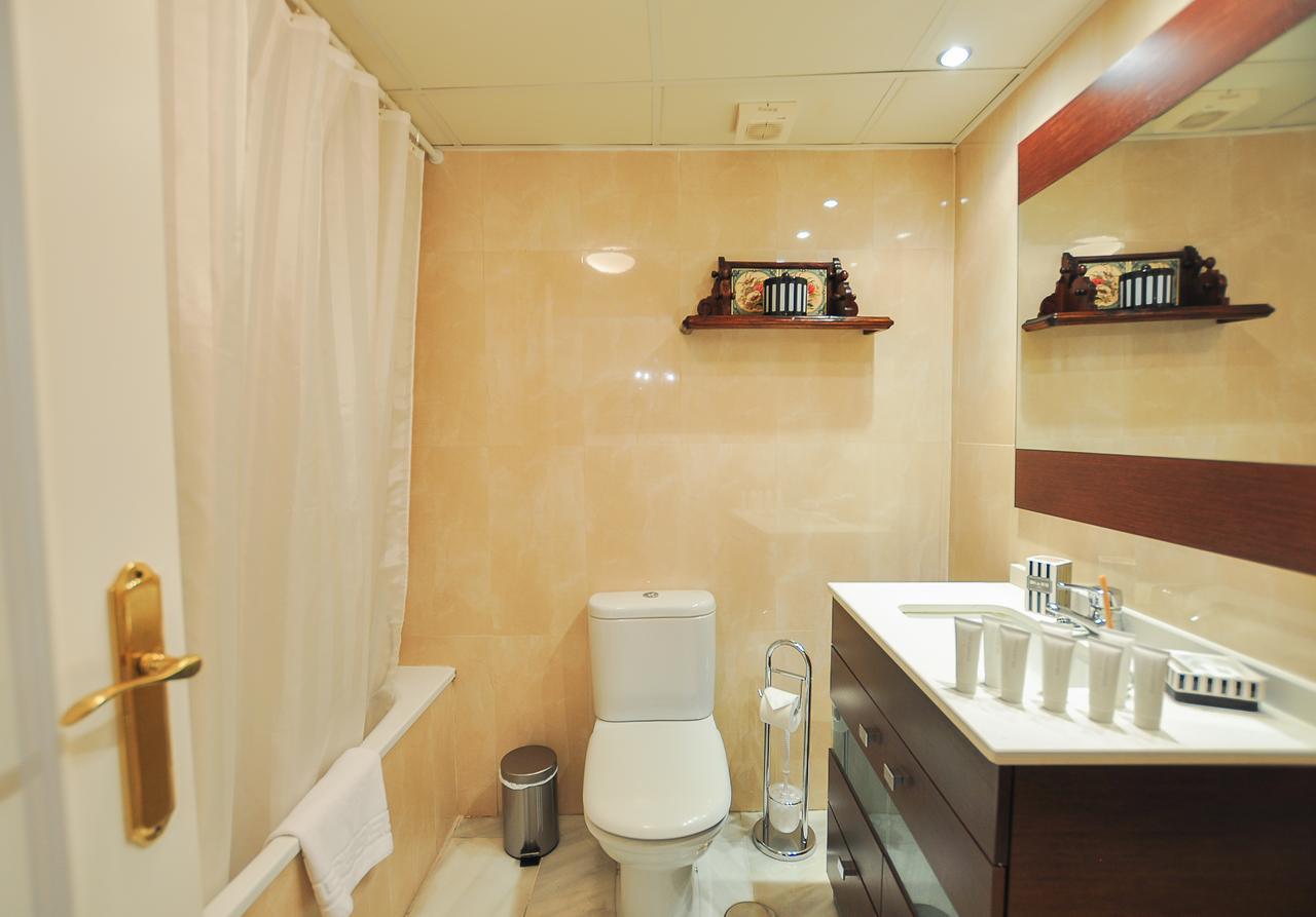 말라가 Acogedor Apartamento Junto A Calle Larios By Renthas 아파트 외부 사진