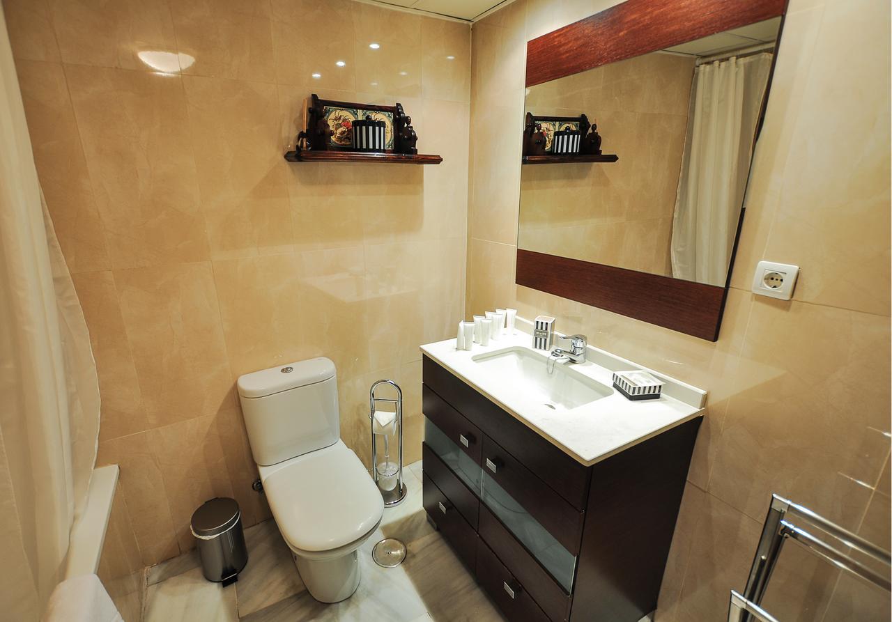 말라가 Acogedor Apartamento Junto A Calle Larios By Renthas 아파트 외부 사진